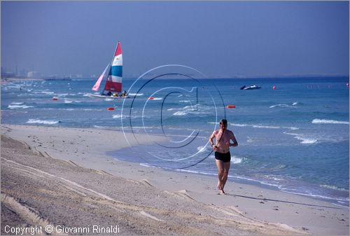 UNITED ARAB EMIRATES - DUBAI - la spiaggia di Jumeira