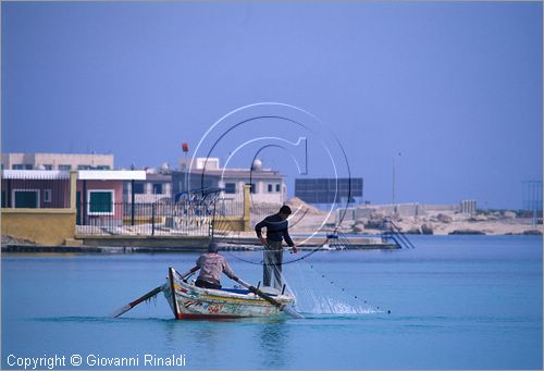 EGYPT - Marsa Matrouh - pescatori nella baia