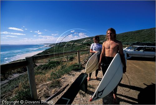 Australia Occidentale - Esperance - surfisti a Nine Mile Beach