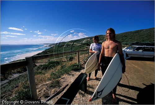 Australia Occidentale - Esperance - surfisti a Nine Mile Beach