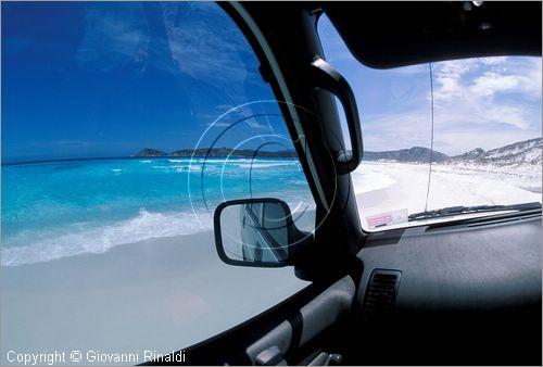 Australia Occidentale - Esperance - Cape Le Grand National Park - con un fuoristrada lungo Le Grand Beach