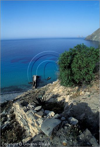 TUNISIA - La Galite - la cala a sud dell'isola