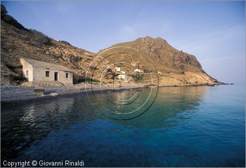 TUNISIA - La Galite - la cala a sud dell'isola