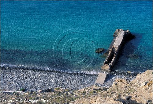 TUNISIA - La Galite - la cala a sud dell'isola