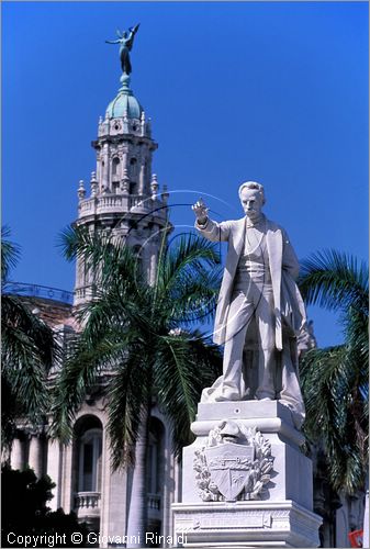 CUBA - HAVANA - Parque Central - monumento a Jos Mart