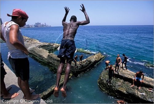 CUBA - HAVANA - Malecom Tradicional