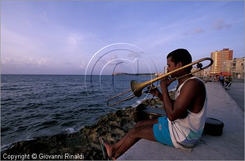 CUBA - HAVANA - Malecom Tradicional