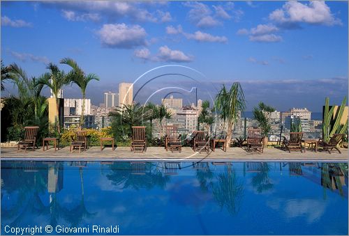 CUBA - HAVANA - Hotel Parque Central - la piscina sulla terrazza