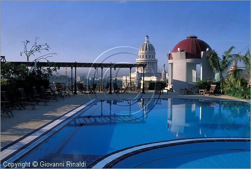 CUBA - HAVANA - Hotel Parque Central - la piscina sulla terrazza