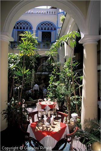 CUBA - HAVANA - Ristorante El Patio nella Plaza de la Catedral