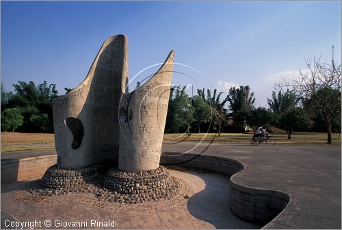 INDIA (PUNJAB) - CHANDIGARH - citt interamente progettata da Le Corbusier negli anni '50 - Capitol - settore 1 (zona degli edifici governativi) - Sculpture Park