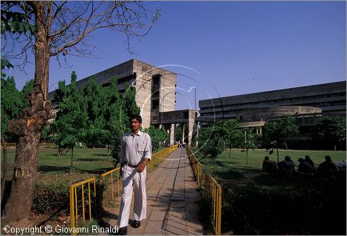 INDIA (PUNJAB) - CHANDIGARH - citt interamente progettata da Le Corbusier negli anni '50 - Universit - Reserch Block