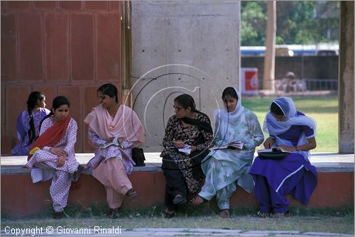 INDIA (PUNJAB) - CHANDIGARH - citt interamente progettata da Le Corbusier negli anni '50 - Universit