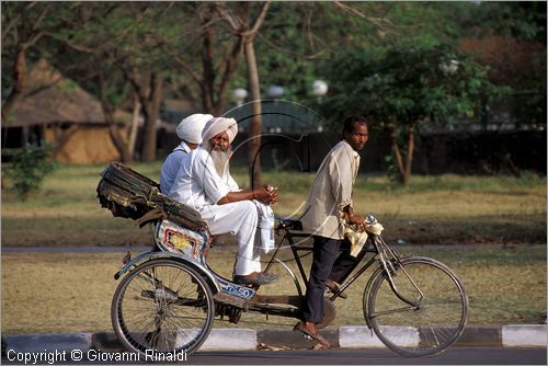 INDIA (PUNJAB) - CHANDIGARH - citt interamente progettata da Le Corbusier negli anni '50 - ciclorisci