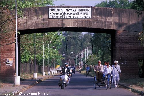 INDIA (PUNJAB) - CHANDIGARH - citt interamente progettata da Le Corbusier negli anni '50