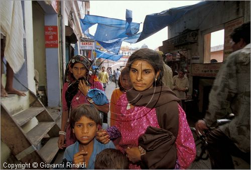 INDIA (UTTAR PRADESH) - Haridwar - citt di pellegrinaggio sulle rive del Gange - Bara Bazaar