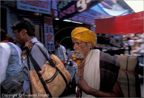 INDIA (UTTAR PRADESH) - Haridwar - citt di pellegrinaggio sulle rive del Gange - Bara Bazaar