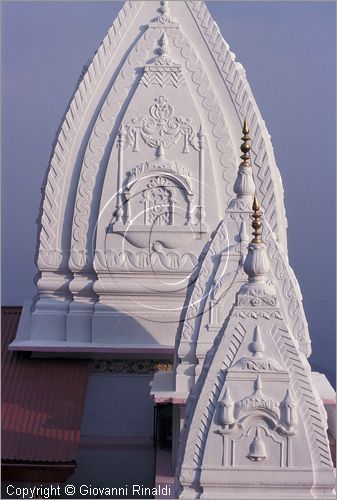 INDIA (UTTAR PRADESH) - Mussoorie - tempio di Lakhsmi Narayan