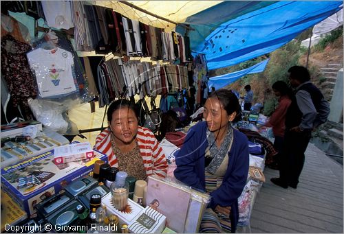 INDIA (UTTAR PRADESH) - Mussoorie - Tibetan Market