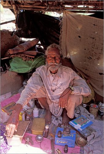 INDIA (HIMACHAL PRADESH) - Nalagarh - pellegrinaggio ad un tempio Sikh nelle vicinanze