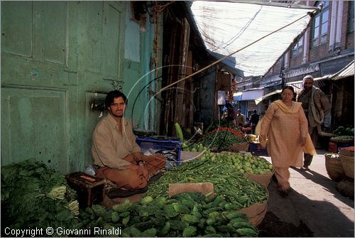 INDIA (HIMACHAL PRADESH) - SHIMLA - Lower Bazar