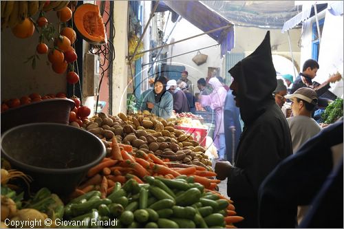 MAROCCO - MAROC - MOROCCO - ESSAOUIRA - mercato alimentare nel souk