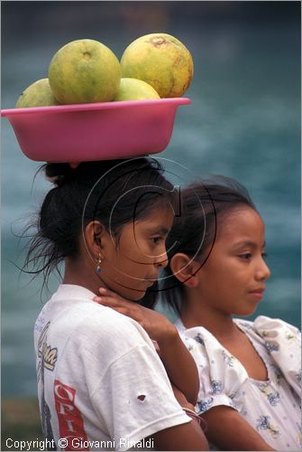 MEXICO - CHIAPAS - Selva Lacandona - lungo la strada per Agua Azul sul Rio Tulija