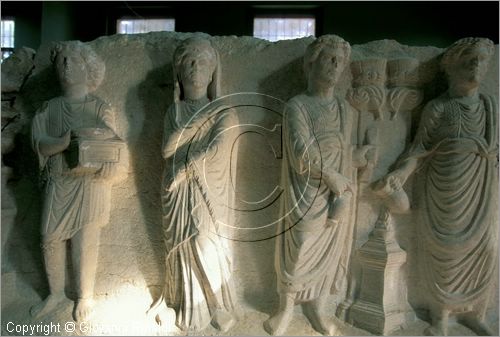 SIRIA - PALMIRA
il museo con una raccolta di statue