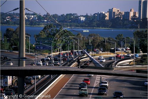 AUSTRALIA OCCIDENTALE - Perth - Mitchell freeway