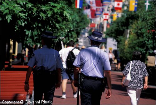 AUSTRALIA OCCIDENTALE - Perth - poliziotti in centro