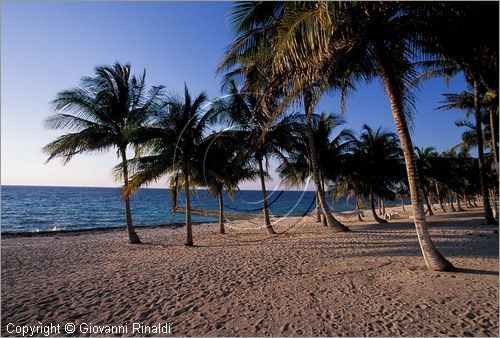 CUBA - Maria La Gorda - l'estremit sud ovest dell'isola presso Cabo Corrientes, ha una bella spiaggia con albergo formato da piccole case vicino al mare e un buon spot per le immersioni