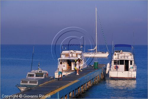 CUBA - Maria La Gorda - l'estremit sud ovest dell'isola presso Cabo Corrientes, ha una bella spiaggia con albergo formato da piccole case vicino al mare e un buon spot per le immersioni