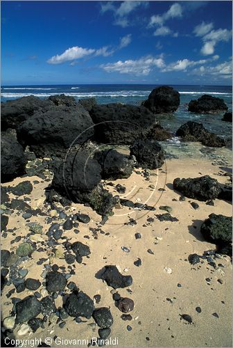 LA REUNION (Indian Ocean) - St.Gilles-Les-Bains sulla costa occidentale - la spiaggia di Boucan Canot