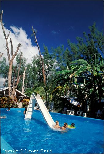 LA REUNION (Indian Ocean) - St.Gilles-Les-Bains sulla costa occidentale - acquapark a Les Filaos