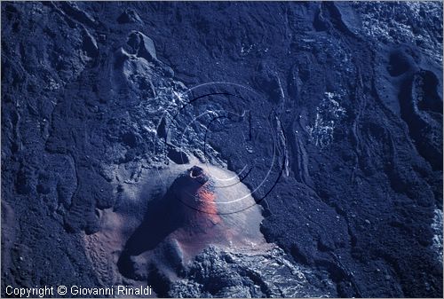 LA REUNION (Indian Ocean) - crateri del vulcano