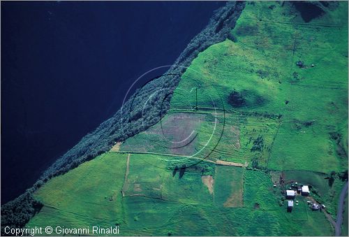 LA REUNION (Indian Ocean) - veduta dall'elicottero sull'altopiano