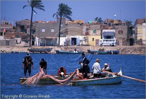 EGYPT - Rosetta (Rashid) - pescatori nel delta del Nilo