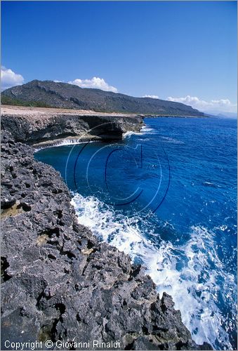 CUBA - (Baracoa) - la costa tra Imias e Punta Caleta