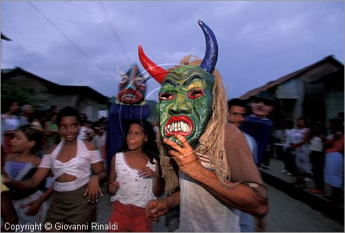 CUBA - Baracoa - festa popolare