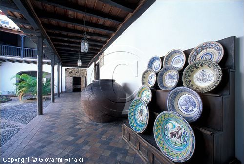 CUBA - Santiago de Cuba - Casa di Diego Velazquez costruita nel 1516 da Herman Cortes,  la pi antica casa dell'America Latina ora museo de Ambiente Historico Cubano