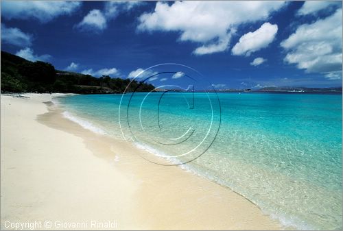 CARAIBI - ISOLE VERGINI AMERICANE - ISOLA DI ST.JOHN - Caneel Bay Scott Beach