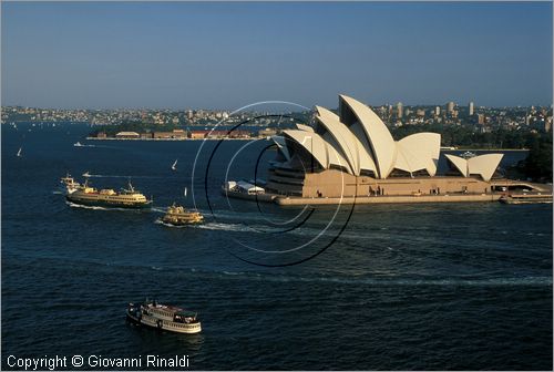 AUSTRALIA - SYDNEY - veduta dell'Opera House e della baia dall'Harbour Bridge