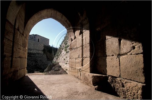 SYRIA - Crac dei Cavalieri (Qala'at al-Hosn) costruito dai crociati nel 1150 poi conquistato ed ampliato dal sultano Baibars nel 1271 - rampa di ingresso