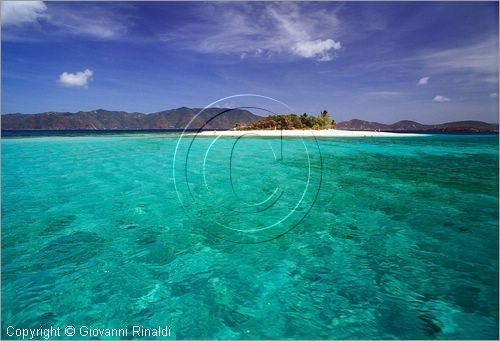 CARAIBI - ISOLE VERGINI BRITANNICHE - SANDY SPLIT - isolotto vicino a Jost Van Dyke