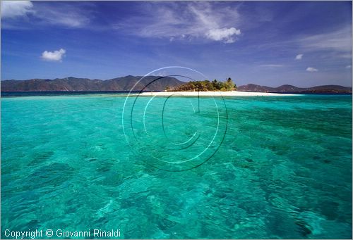 CARAIBI - ISOLE VERGINI BRITANNICHE - SANDY SPLIT - isolotto vicino a Jost Van Dyke