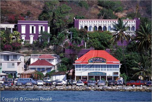 CARAIBI - ISOLE VERGINI BRITANNICHE - ISOLA DI TORTOLA - Road Town - ristorante e bar Pusser's