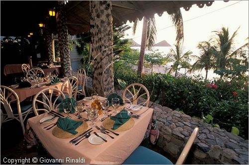 CARAIBI - ISOLE VERGINI BRITANNICHE - ISOLA DI TORTOLA - Apple Bay: Sugar Mill Hotel