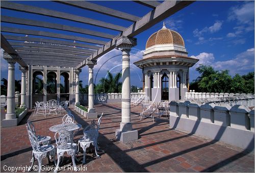CUBA - Cienfuegos - Palacio de Valle del 1913 dell'architetto veneziano Alfredo Colli, all'interno un ristorante