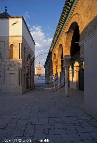 TUNISIA - TUNISI - La Medina - Moschea Youssef Dey