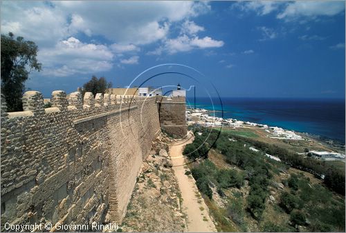 TUNISIA - Kelibia - la costa a nord est vista dal Fort Kelibia